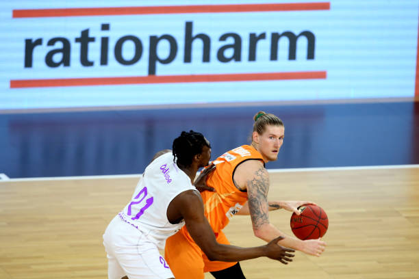 然而意外总 然而意外总