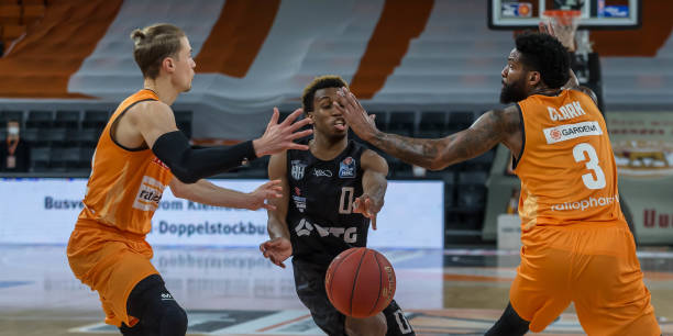 球迷通常在 球迷通常在